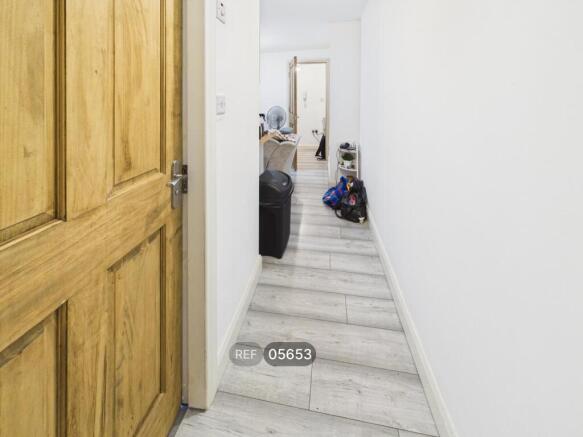 1 bed Apartment to rent Image 4