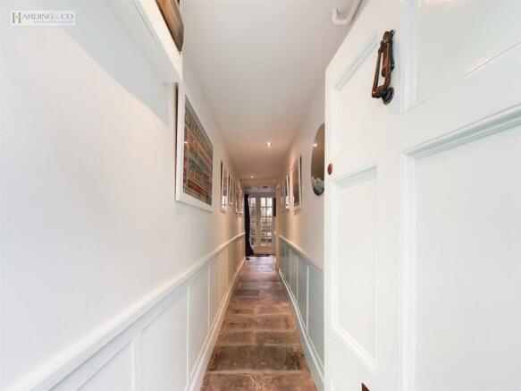 Hallway ii.jpg