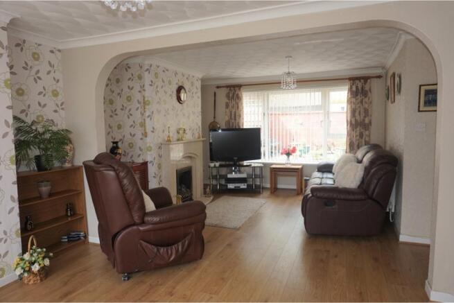 Lounge/Dining Room