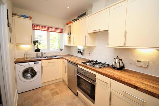 Kitchen 2.jpg