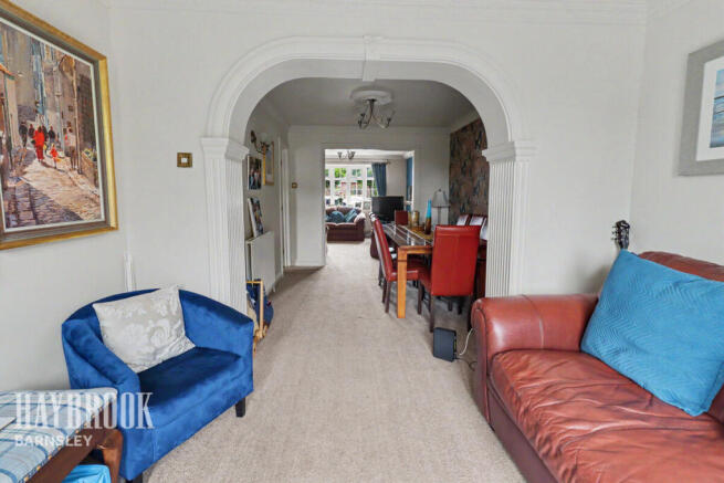 4 bed Detached for sale Image 11