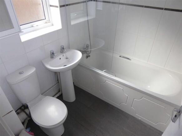 Bathroom / WC: