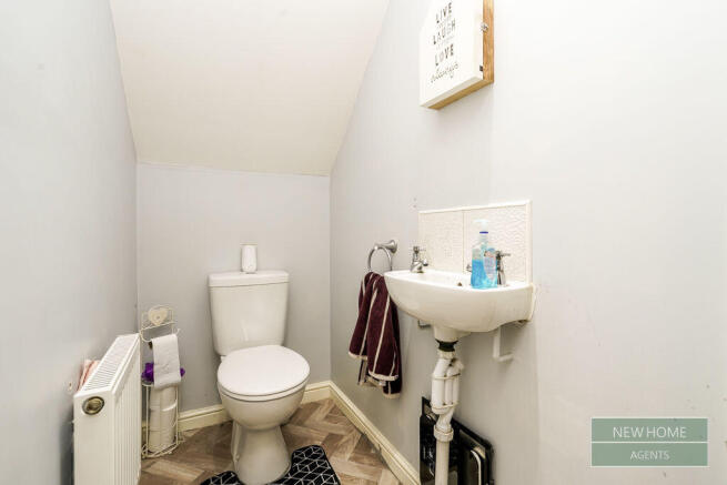 4 bed Semi-Detached for sale Image 8