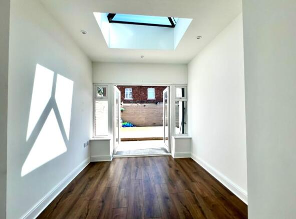 Cypress Road, Redcar, North Yorkshire, TS10 photo 5
