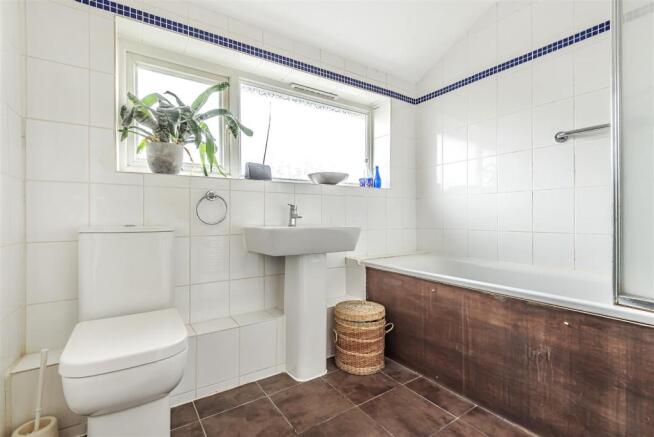 Bathroom.JPG