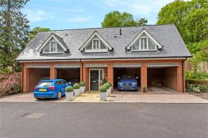8, The Limes, Sarum Road, Winchester SO22 5QZ