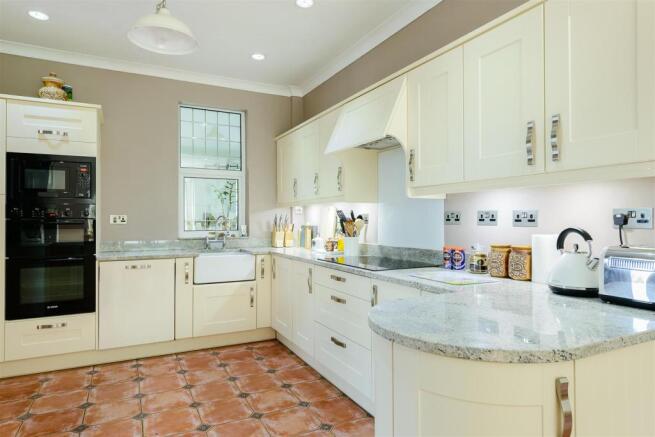 8308625-interior10.jpg