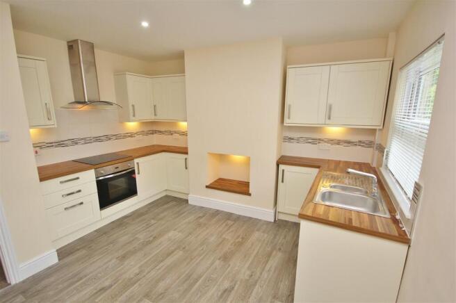 17 Ouse Walk, Huntingdon, kitchen 2.JPG