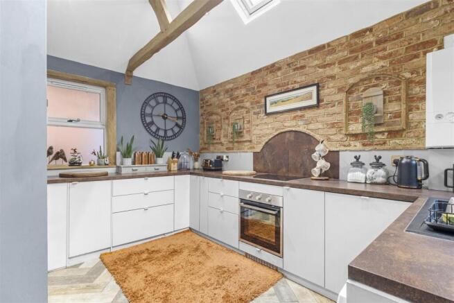 Woodside Lodge, Hailsham photo 2