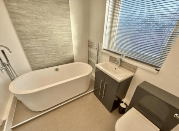 2 bed Terraced to rent Image 10
