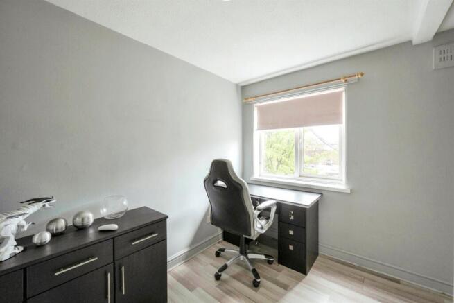 2 bed Apartment for sale Image 10