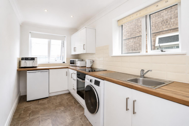 3 bed Semi-Detached for sale Image 7