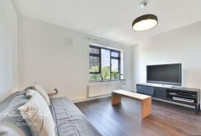 18, Cluse Court, St Peter's Street, London N1 8PD