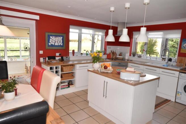 OPEN PLAN DINING KITCHEN