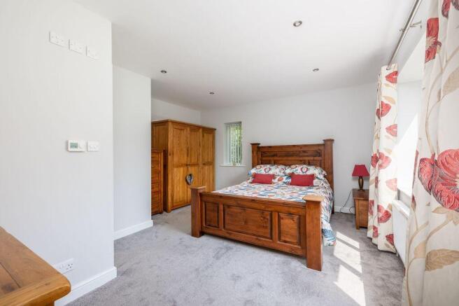 3 bed Detached Bungalow for sale Image 12