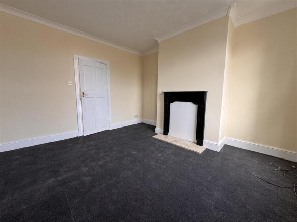 2 bed Terraced to rent Image 10
