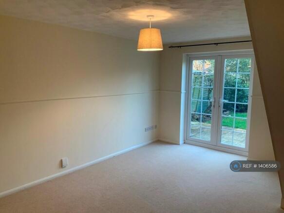 Lounge To Garden