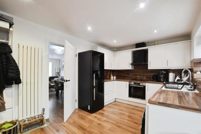 3 bed Terraced for sale Image 9