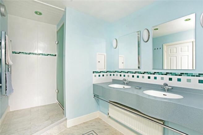 Master En-Suite