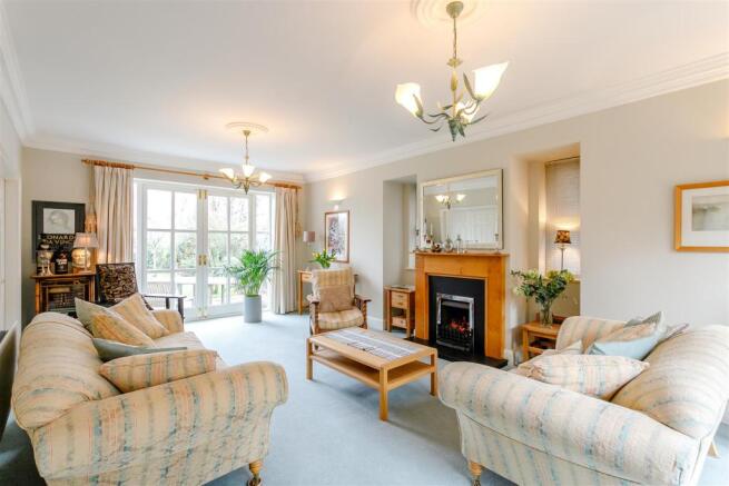 8376705-interior05.jpg