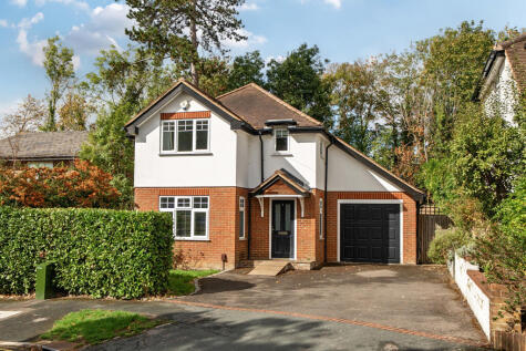 Oaks Close, Leatherhead, Surrey, KT22