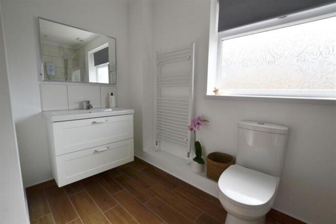 bathroom (1).jpg