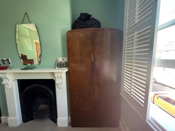 Bedroom 1 Fitted Wardrobe.jpg