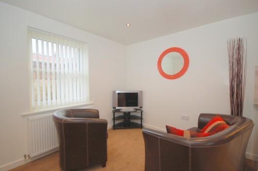 1 bed Ground Flat to rent Image 4