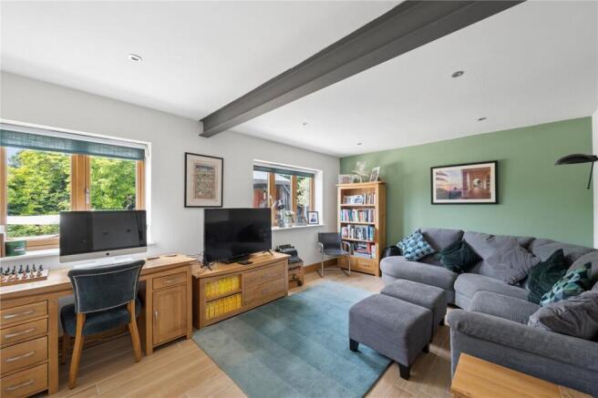 6 bed Detached for sale Image 12