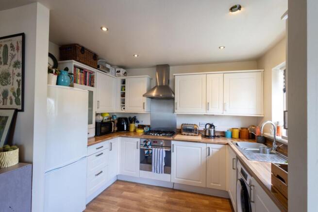 2 bed Apartment for sale Image 5