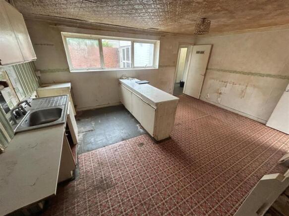 KITCHEN1.jpg