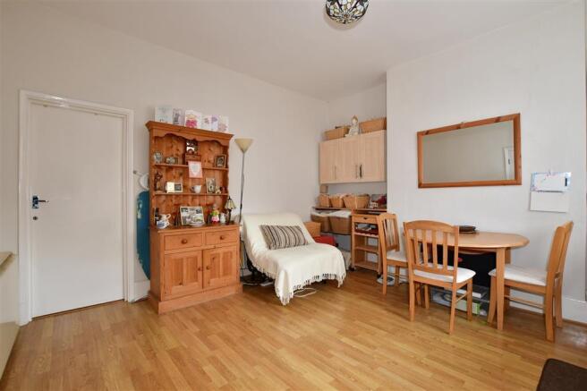 Lounge/Kitchen