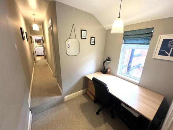 Lobby/Study Area