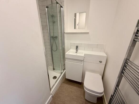 5 bed House to rent Image 7