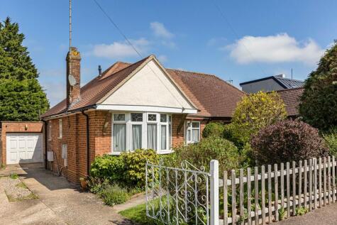 Wroxham Gardens, Potters Bar, EN6