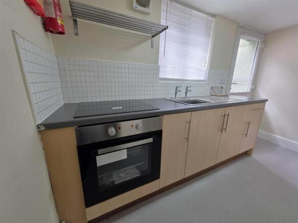 2 bed House to rent Image 7