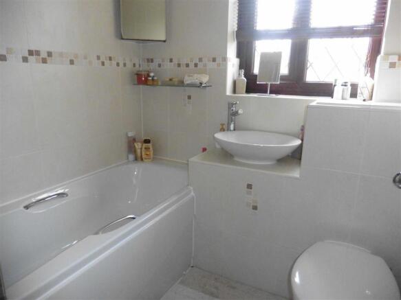 Bathroom (front)