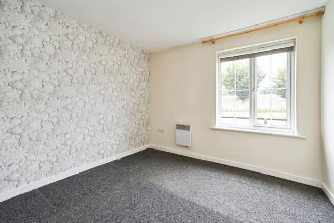 2 bed Ground Flat for sale Image 8