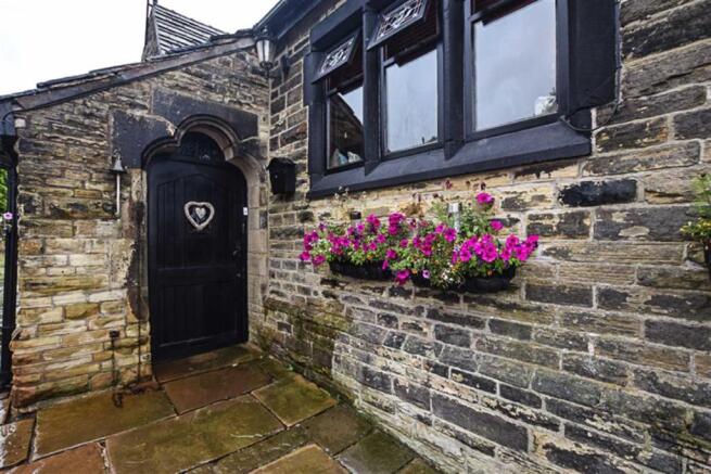 ENTRANCE PORCH