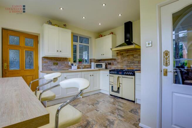 3 bed Bungalow for sale Image 11