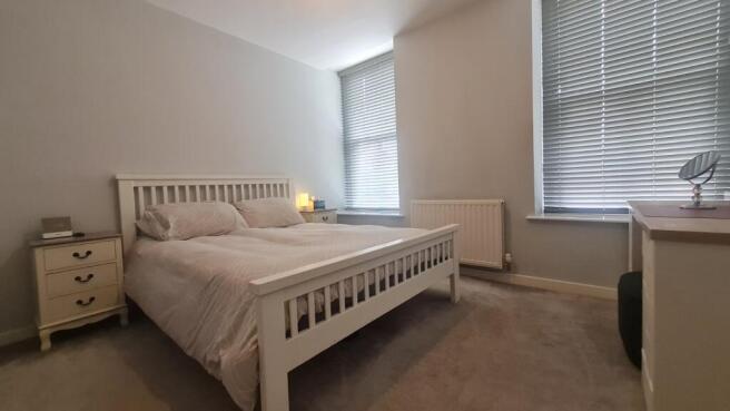 2 bed Flat to rent Image 8