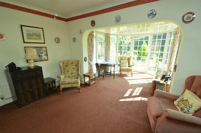Lounge/Sitting Room