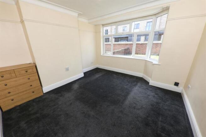 DINING ROOM/BEDROOM