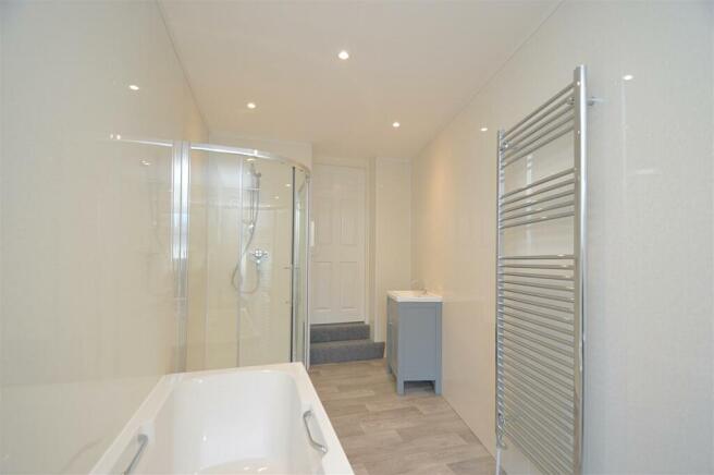 Bathroom2.jpg