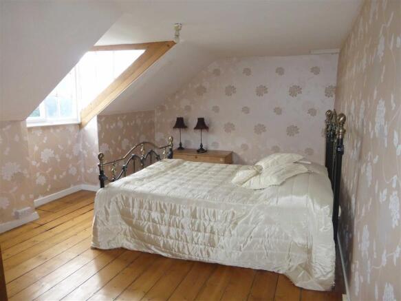 BEDROOM 5