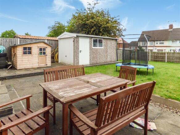 TJ00103-S-REAR GARDEN TWO 175 HICKINGS LANE-175 HI