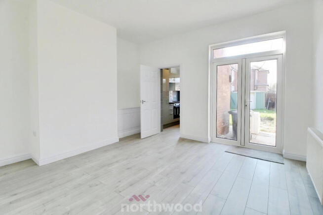 3 bed Terraced to rent Image 4