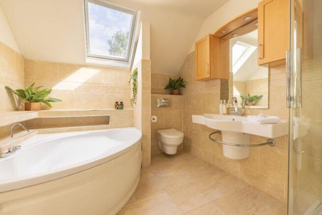 Family Bathroom 