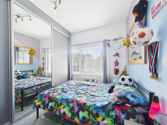 3 bed Terraced for sale Image 12