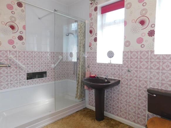 Main Shower Room 2